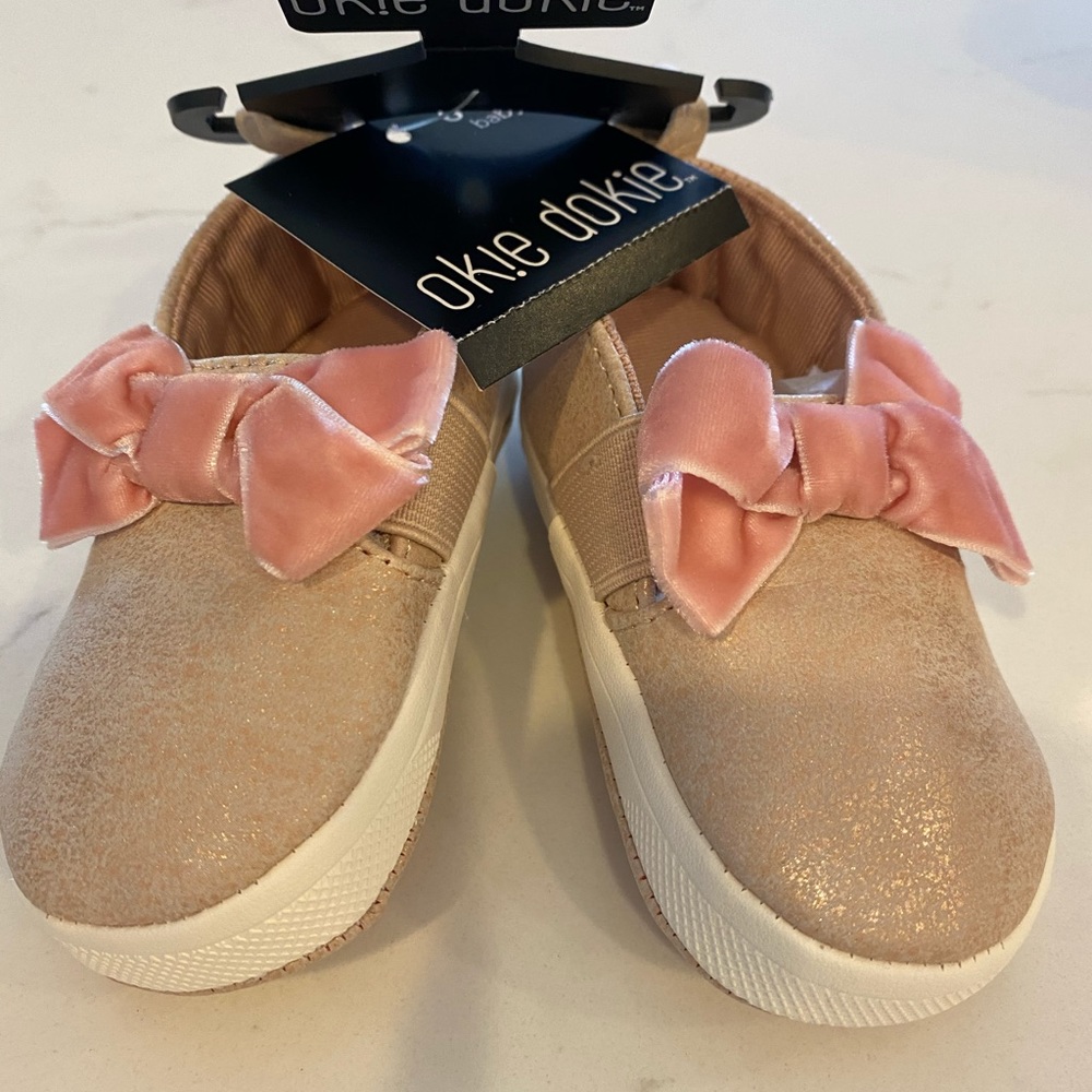 NWT Okie Dokie slip-on shoes